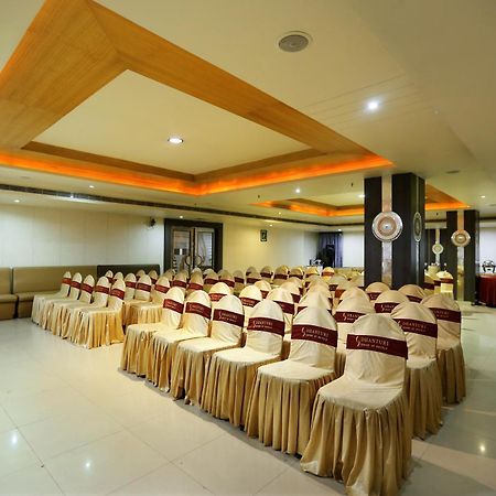 Hotel Sitara Grand Hyderabad Esterno foto