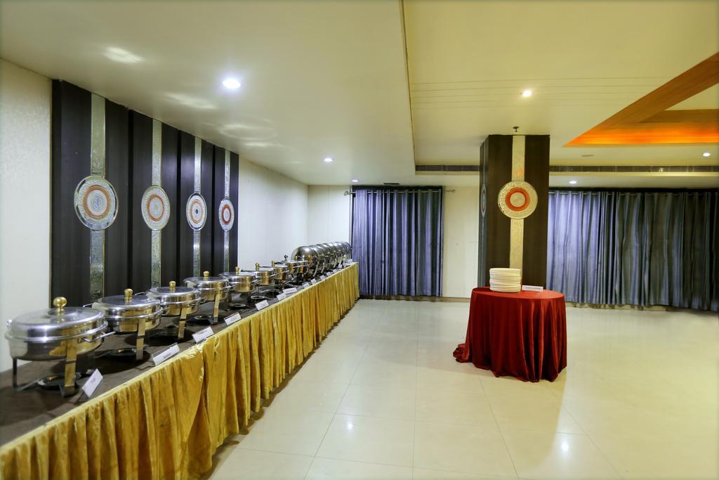 Hotel Sitara Grand Hyderabad Esterno foto