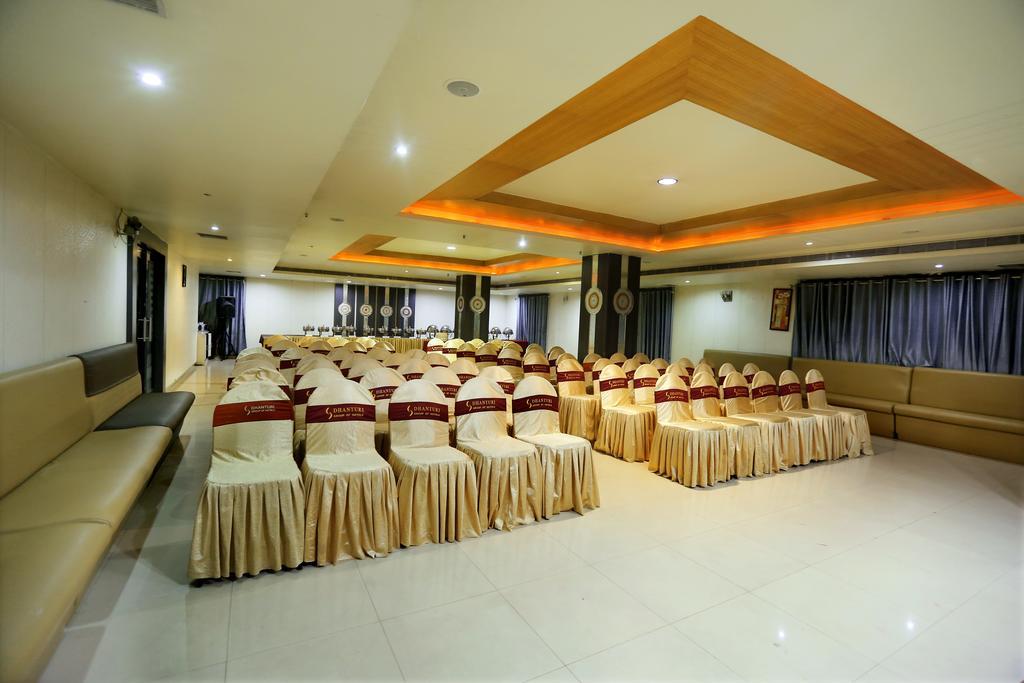 Hotel Sitara Grand Hyderabad Esterno foto