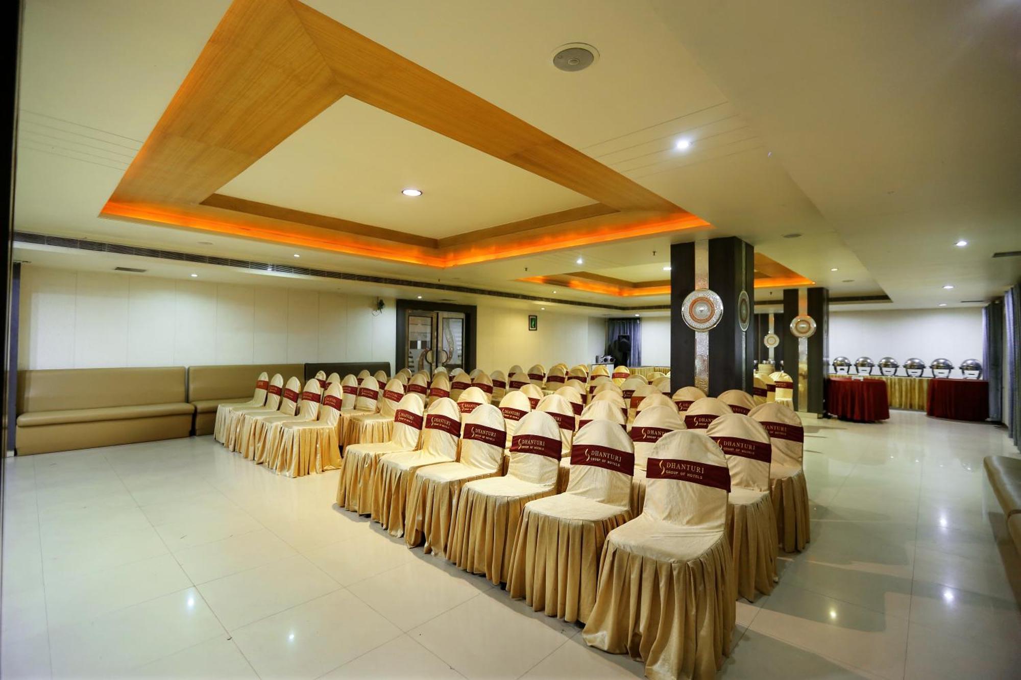 Hotel Sitara Grand Hyderabad Esterno foto