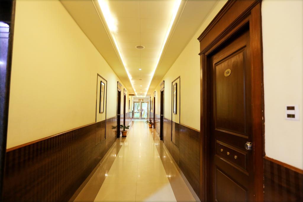 Hotel Sitara Grand Hyderabad Esterno foto