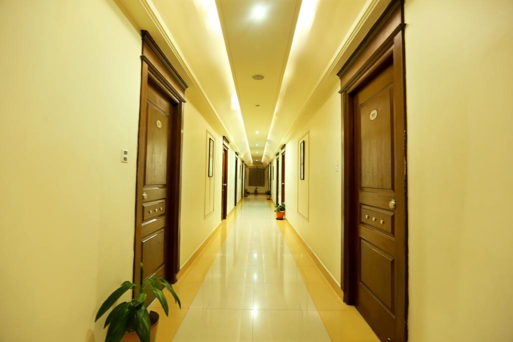 Hotel Sitara Grand Hyderabad Esterno foto