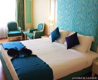 Hotel Sitara Grand Hyderabad Esterno foto
